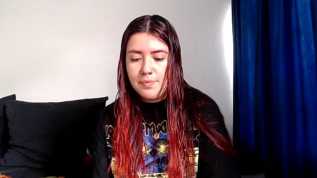 Snapshot of evilheart_69 chatting on December 5, 6:28 pm evilheart 69 online show from December 5, 6:28 pm