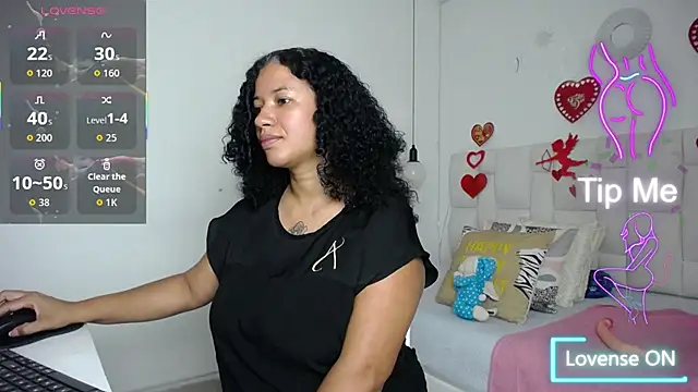 Snapshot of michel_rous_ chatting on February 25, 7:03 pm michel rous online show from February 25, 7:03 pm