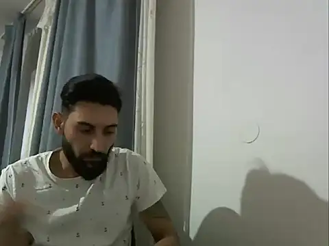 Snapshot of Alexgrc13 chatting on October 3, 1:56 pm Alexgrc13 online show from October 3, 1:56 pm
