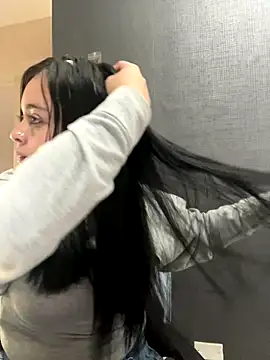 Emily Rivers  online show from November 7, 1:15 pm