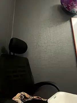 Emily Rivers  online show from January 8, 1:50 pm