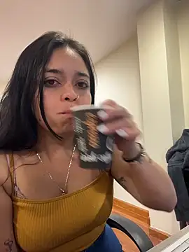 Emily Rivers  online show from March 6, 2:01 pm