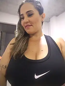 dayana2021 online show from December 1, 9:15 pm