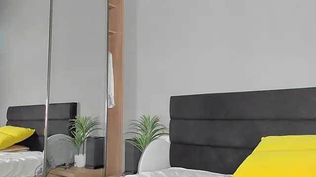 Forever Smiler online show from November 18, 9:56 am