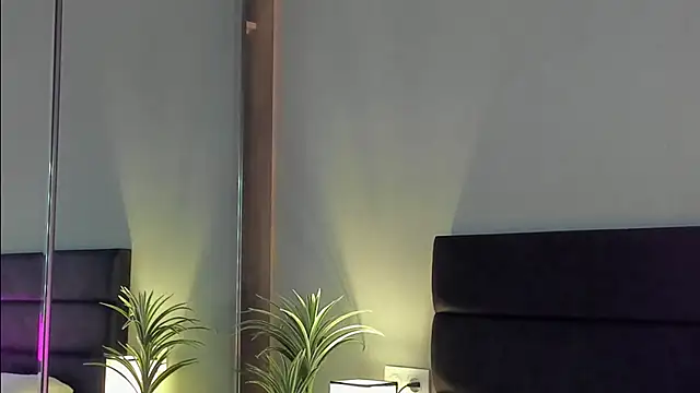 Forever Smiler online show from October 11, 9:10 am