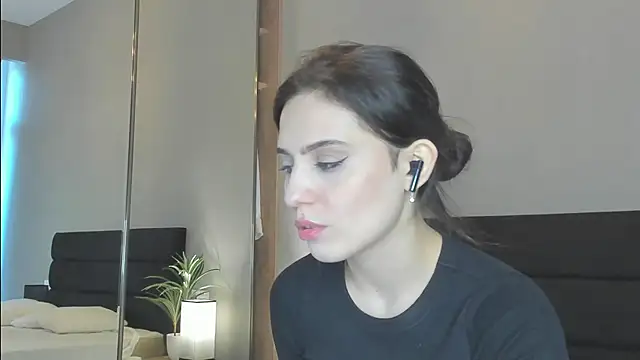 Forever Smiler online show from October 22, 9:20 am