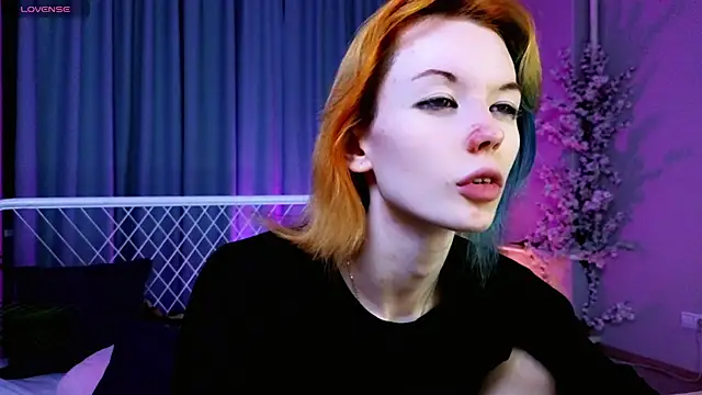 Snapshot of Kiara_Dream chatting on July 10, 10:32 pm Kiara Dream online show from July 10, 10:32 pm