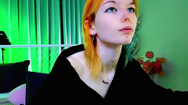 Snapshot of Kiara_Dream chatting on July 16, 10:18 pm Kiara Dream online show from July 16, 10:18 pm