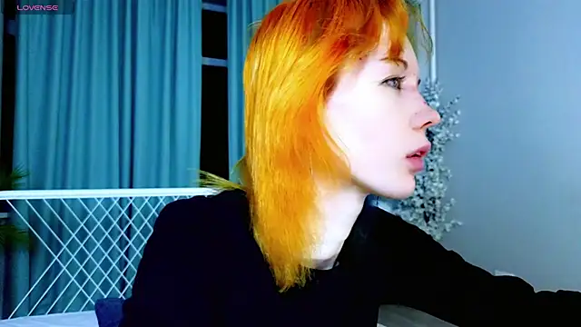 Snapshot of Kiara_Dream chatting on June 26, 9:42 pm Kiara Dream online show from June 26, 9:42 pm