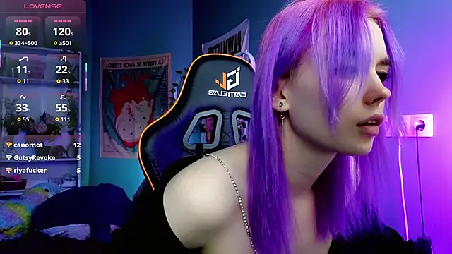 Snapshot of Kiara_Dream chatting on October 18, 9:06 pm Kiara Dream online show from October 18, 9:06 pm
