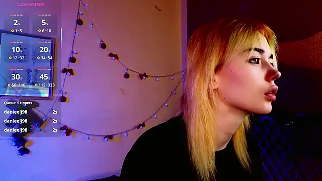 Kiara Dream online show from January 9, 9:33 pm