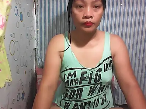 Snapshot of HottyElle chatting on May 18, 2:55 am HottyElle online show from May 18, 2:55 am