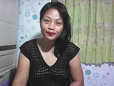 Snapshot of HottyElle chatting on April 24, 3:47 pm HottyElle online show from April 24, 3:47 pm