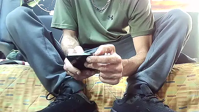 Snapshot of lovehairymature90 chatting on November 10, 11:04 am lovehairymature90 online show from November 10, 11:04 am