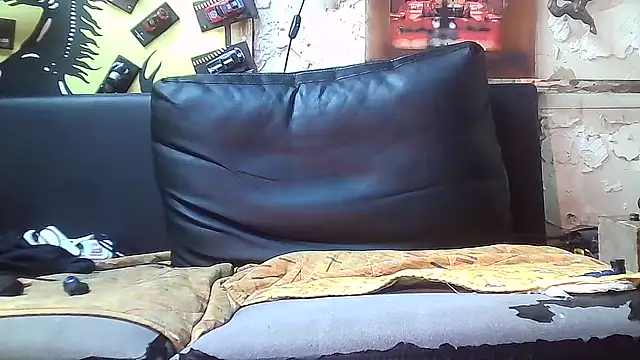 Snapshot of lovehairymature90 chatting on November 28, 1:00 pm lovehairymature90 online show from November 28, 1:00 pm