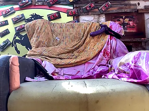 Snapshot of lovehairymature90 chatting on September 28, 2:46 pm lovehairymature90 online show from September 28, 2:46 pm