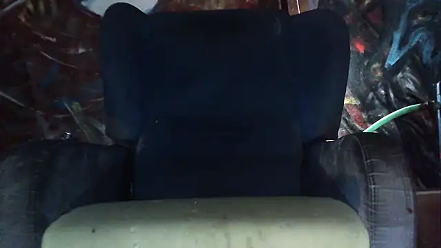 Snapshot of lovehairymature90 chatting on October 10, 10:32 pm lovehairymature90 online show from October 10, 10:32 pm