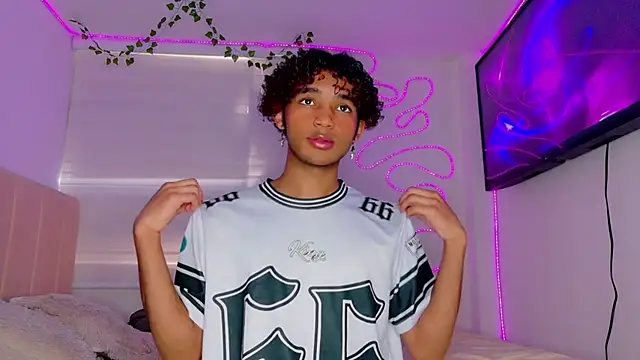 Aaron Wiinter online show from September 9, 8:40 pm