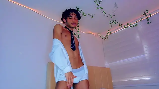 Aaron Wiinter online show from November 6, 9:08 pm