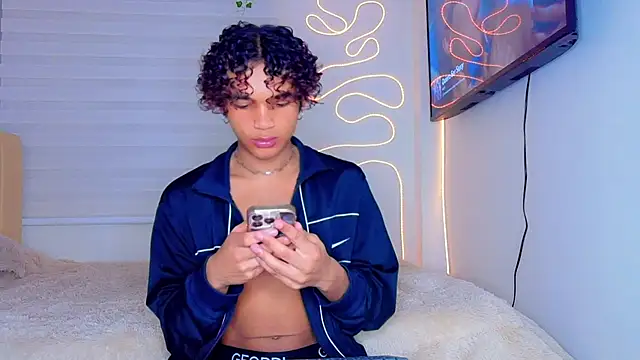 Aaron Wiinter online show from October 27, 10:44 pm