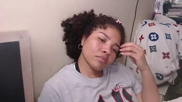 madelene online show from March 15, 4:35 am