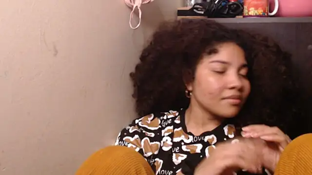 madelene online show from November 17, 1:20 am