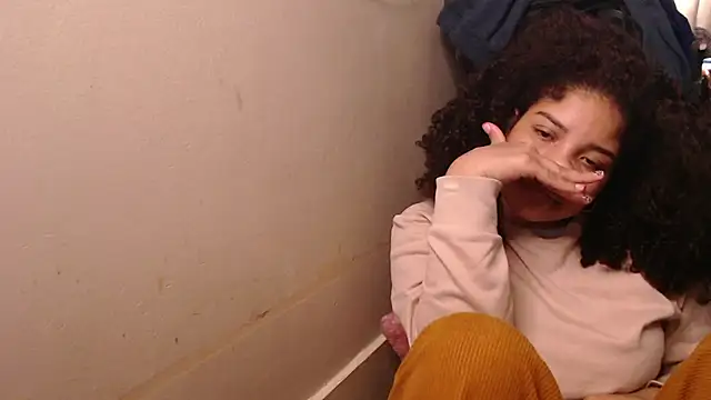 madelene online show from December 16, 12:59 am