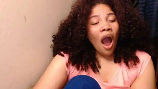 madelene online show from December 17, 2:38 am