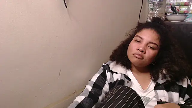 madelene online show from May 18, 2:23 am