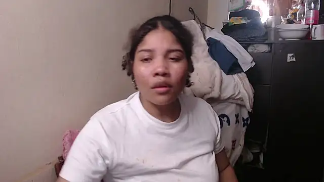 madelene online show from March 18, 4:07 am