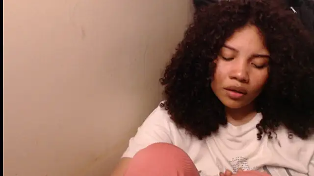 madelene online show from December 14, 3:13 am