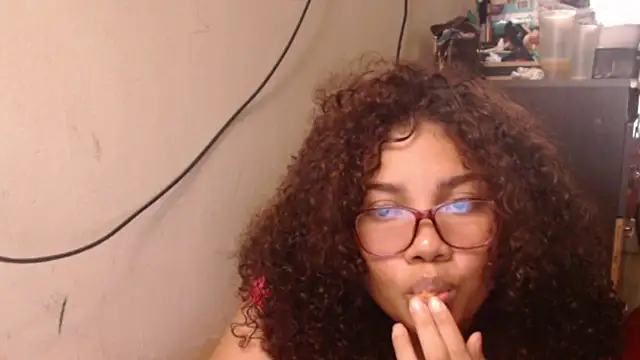 madelene online show from March 14, 11:44 pm