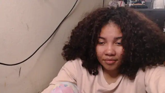 madelene online show from March 29, 3:19 am