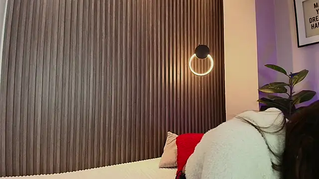 emma  rose1 online show from April 2, 3:02 am