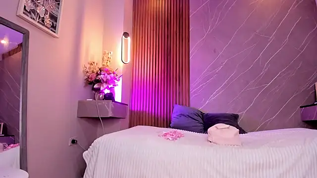 emma  rose1 online show from September 18, 7:28 pm