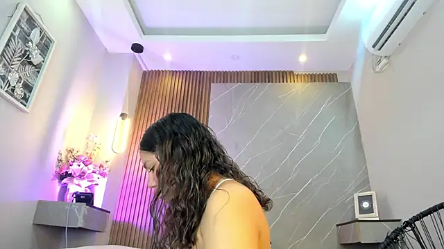 emma  rose1 online show from October 19, 2:14 am