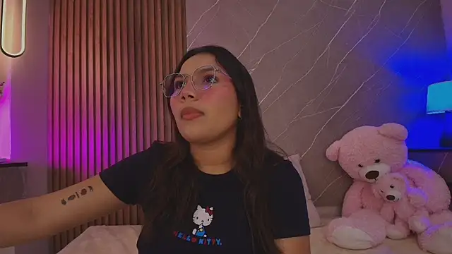 emma  rose1 online show from March 13, 2:49 am