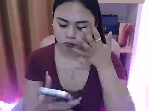 Snapshot of Annafoxy2xx chatting on May 11, 12:28 pm Annafoxy2xx online show from May 11, 12:28 pm