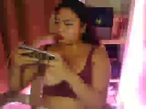 Snapshot of Annafoxy2xx chatting on May 6, 3:27 pm Annafoxy2xx online show from May 6, 3:27 pm