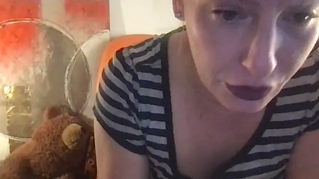 Bembi Trouble online show from November 16, 8:19 am