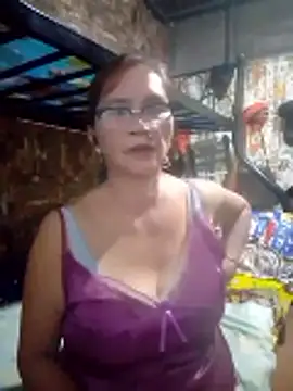 SexyHottMom online show from April 10, 9:55 pm