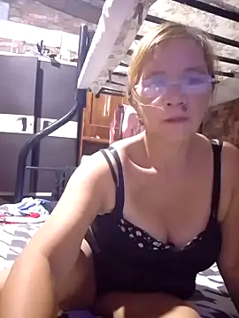 Snapshot of SexyHottMom chatting on September 14, 8:59 am SexyHottMom online show from September 14, 8:59 am