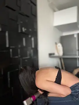 Linda LS online show from February 24, 7:59 pm