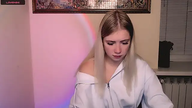 AliceHotty  online show from October 27, 7:42 am