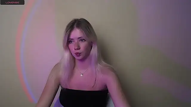 Snapshot of AliceHotty_ chatting on September 23, 12:34 pm AliceHotty online show from September 23, 12:34 pm