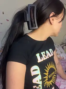 Snapshot of MiaRousexxx_ chatting on October 7, 10:05 am MiaRousexxx online show from October 7, 10:05 am