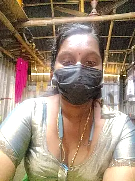 Snapshot of Tamildivya18 chatting on December 18, 4:39 am Tamildivya18 online show from December 18, 4:39 am