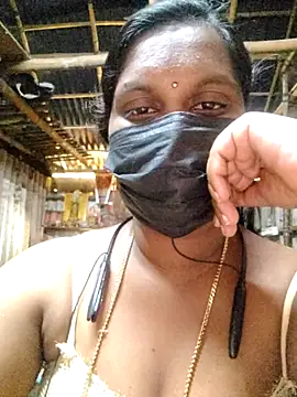 Snapshot of Tamildivya18 chatting on November 21, 5:39 am Tamildivya18 online show from November 21, 5:39 am