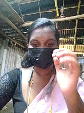 Snapshot of Tamildivya18 chatting on October 10, 5:30 am Tamildivya18 online show from October 10, 5:30 am