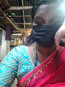 Snapshot of Tamildivya18 chatting on November 14, 4:05 am Tamildivya18 online show from November 14, 4:05 am